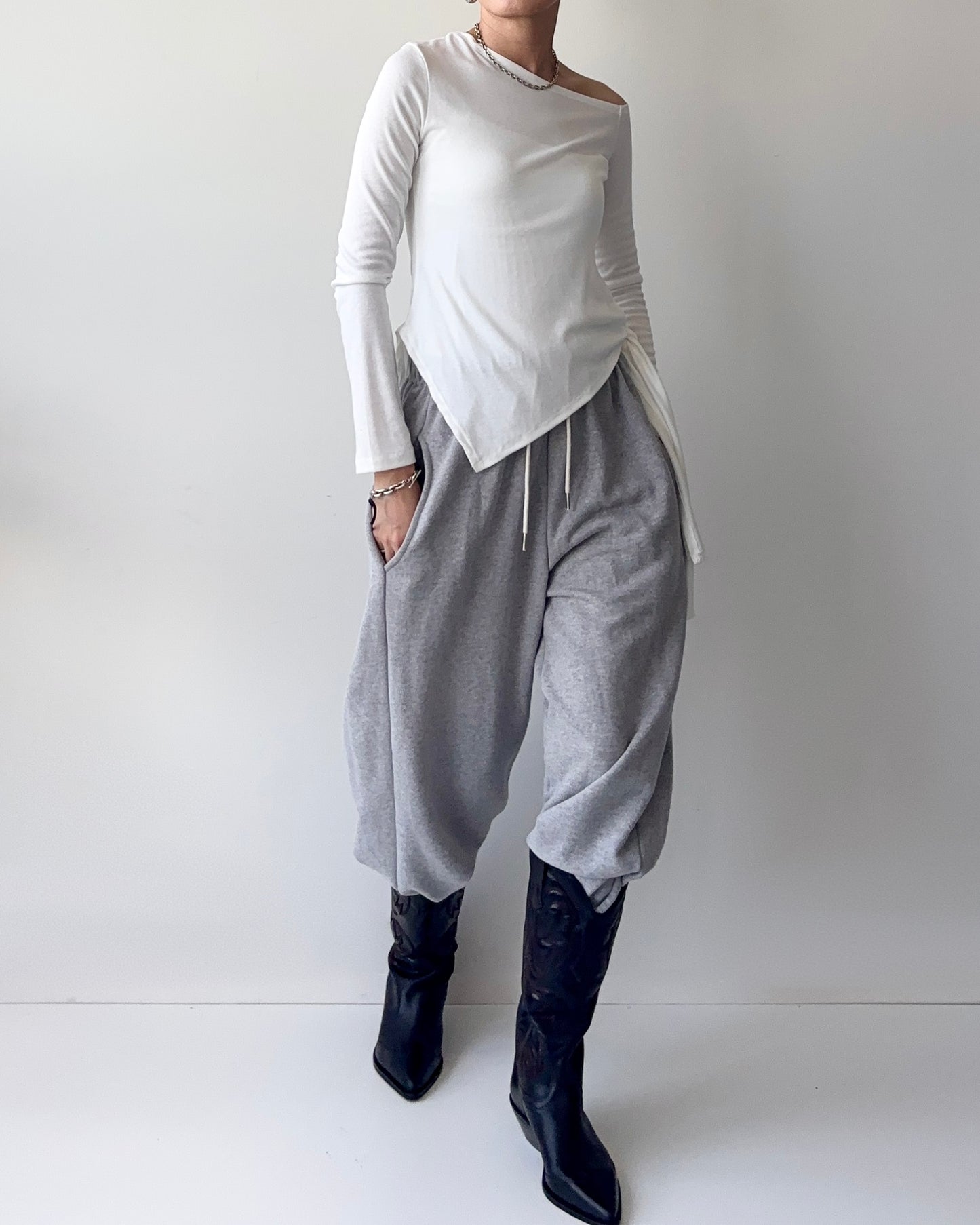 LUNA Off-Shoulder TOPS Grey 【9月24日 発送予定】 ☆早割5%~9/20まで☆Early Bird 5%OFF until September 20.