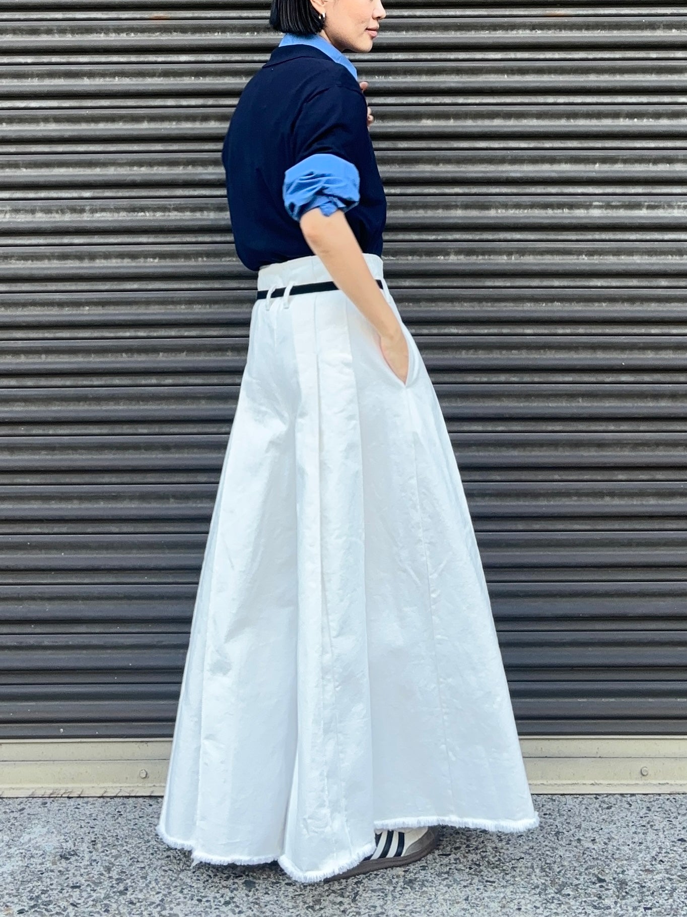WHITE DENIM PLEATED PANTS