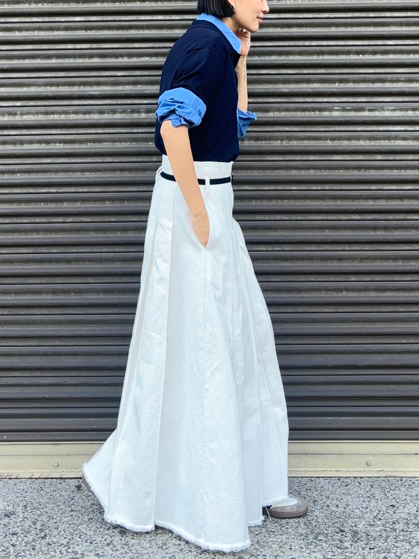 WHITE DENIM PLEATED PANTS
