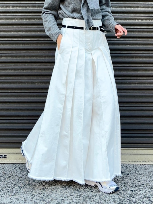 WHITE DENIM PLEATED PANTS