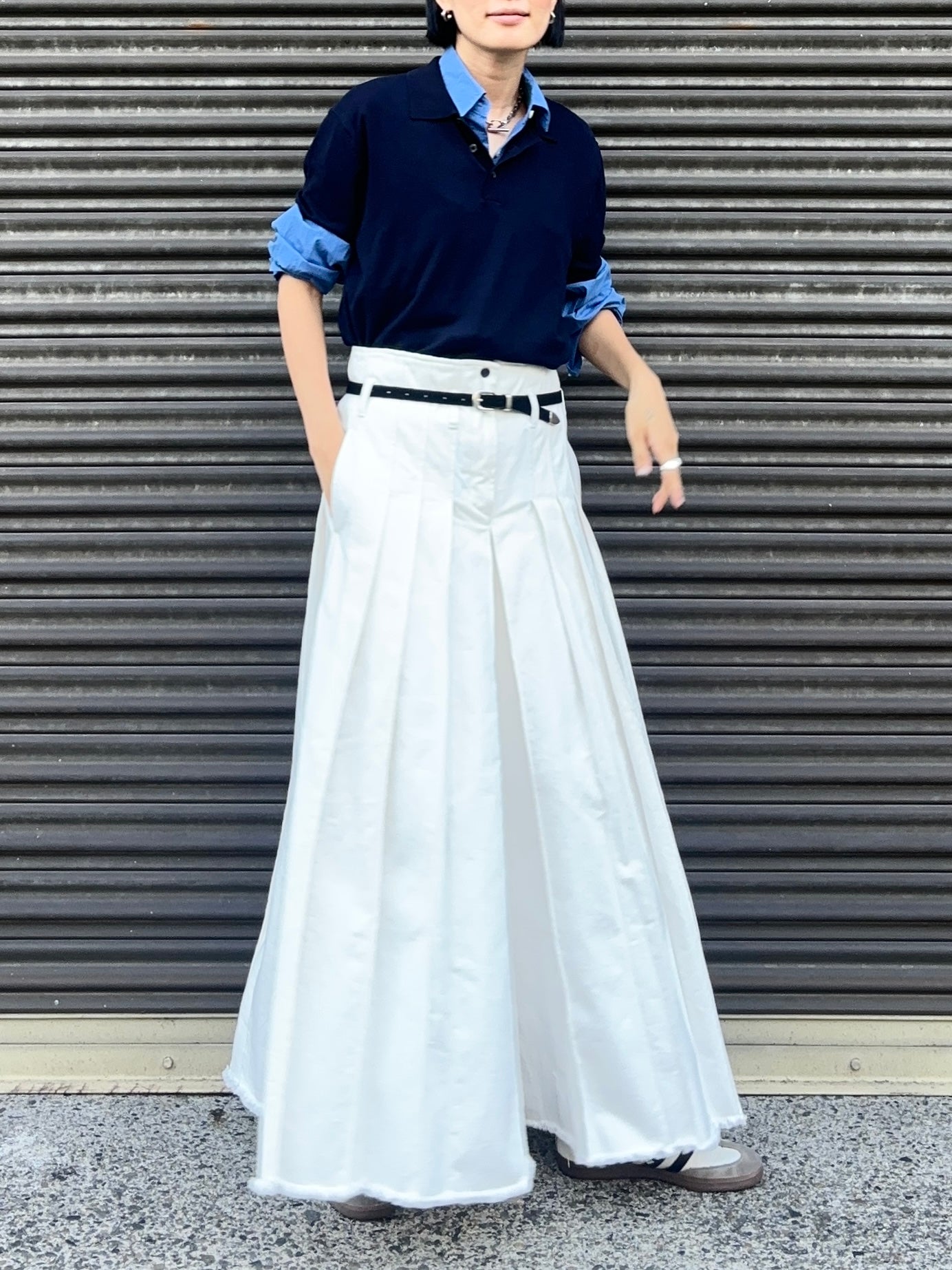 WHITE DENIM PLEATED PANTS