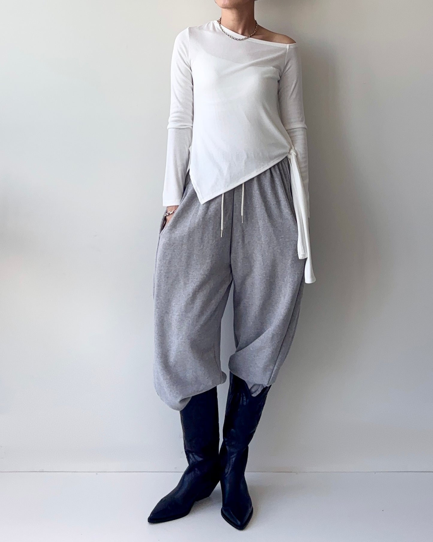 LUNA Off-Shoulder TOPS Grey 【9月24日 発送予定】 ☆早割5%~9/20まで☆Early Bird 5%OFF until September 20.