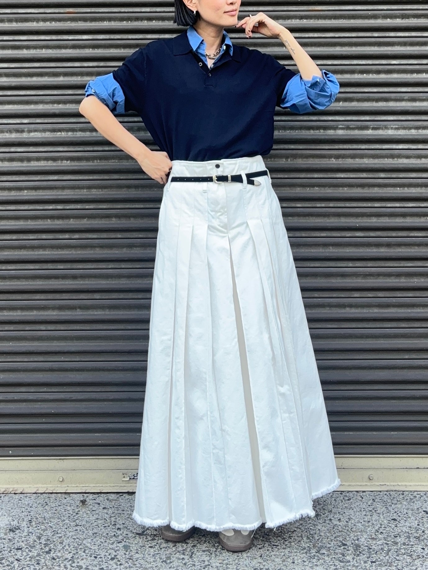 WHITE DENIM PLEATED PANTS