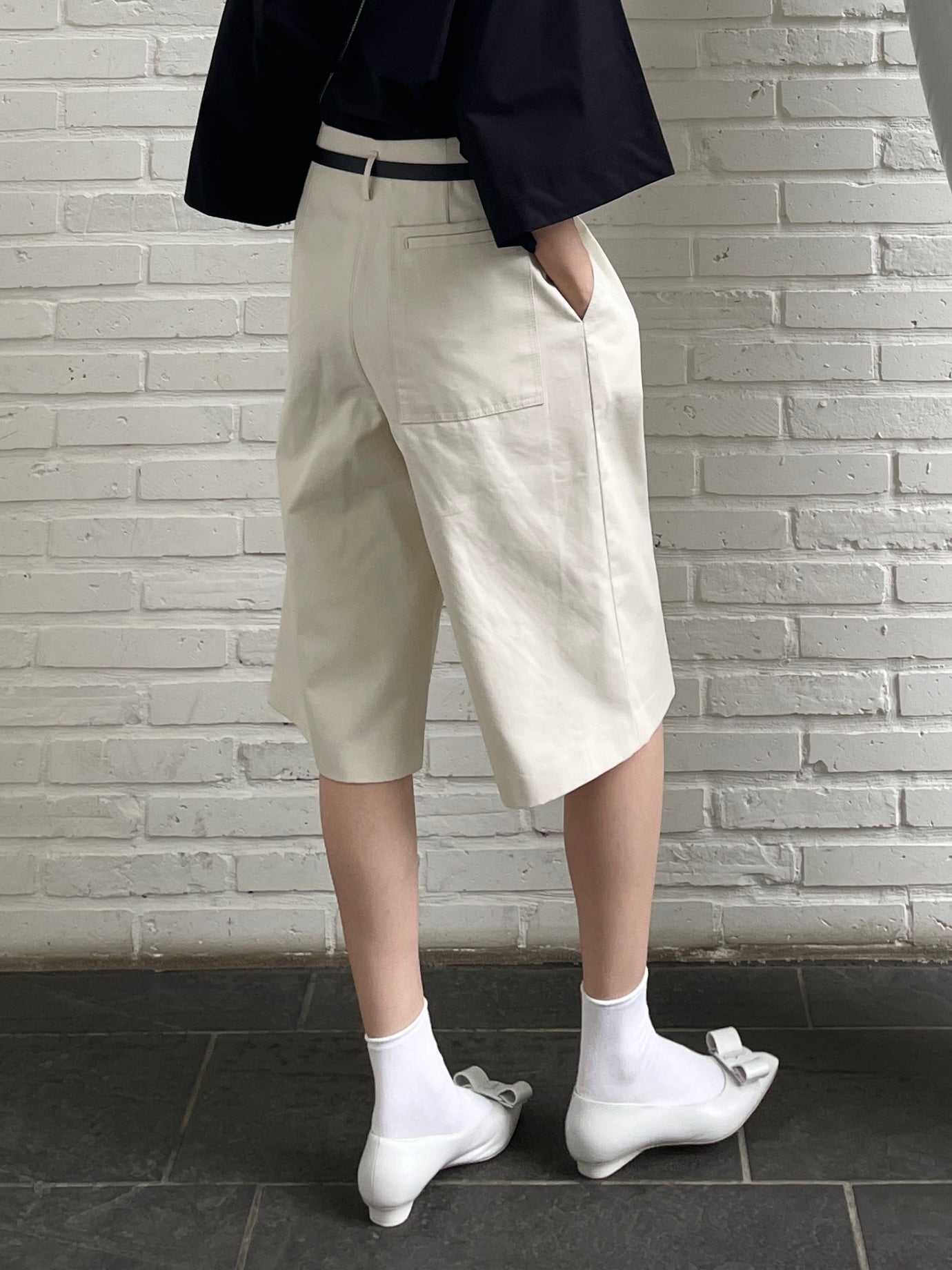 SOPHIA BERMUDA PANTS Greige