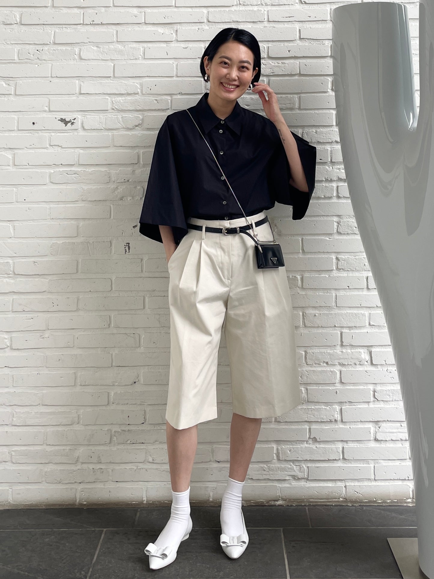 SOPHIA BERMUDA PANTS Greige
