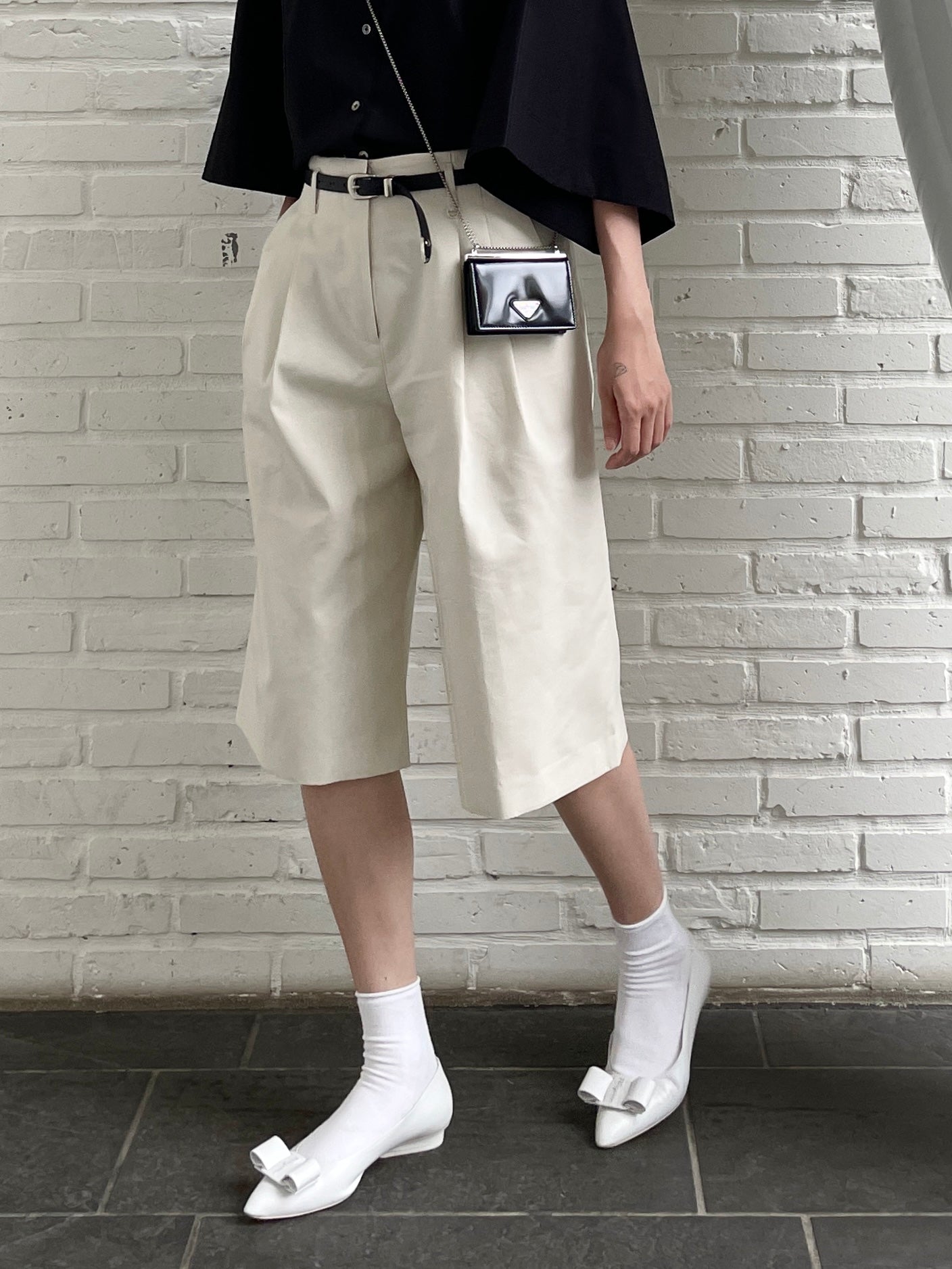 SOPHIA BERMUDA PANTS Greige