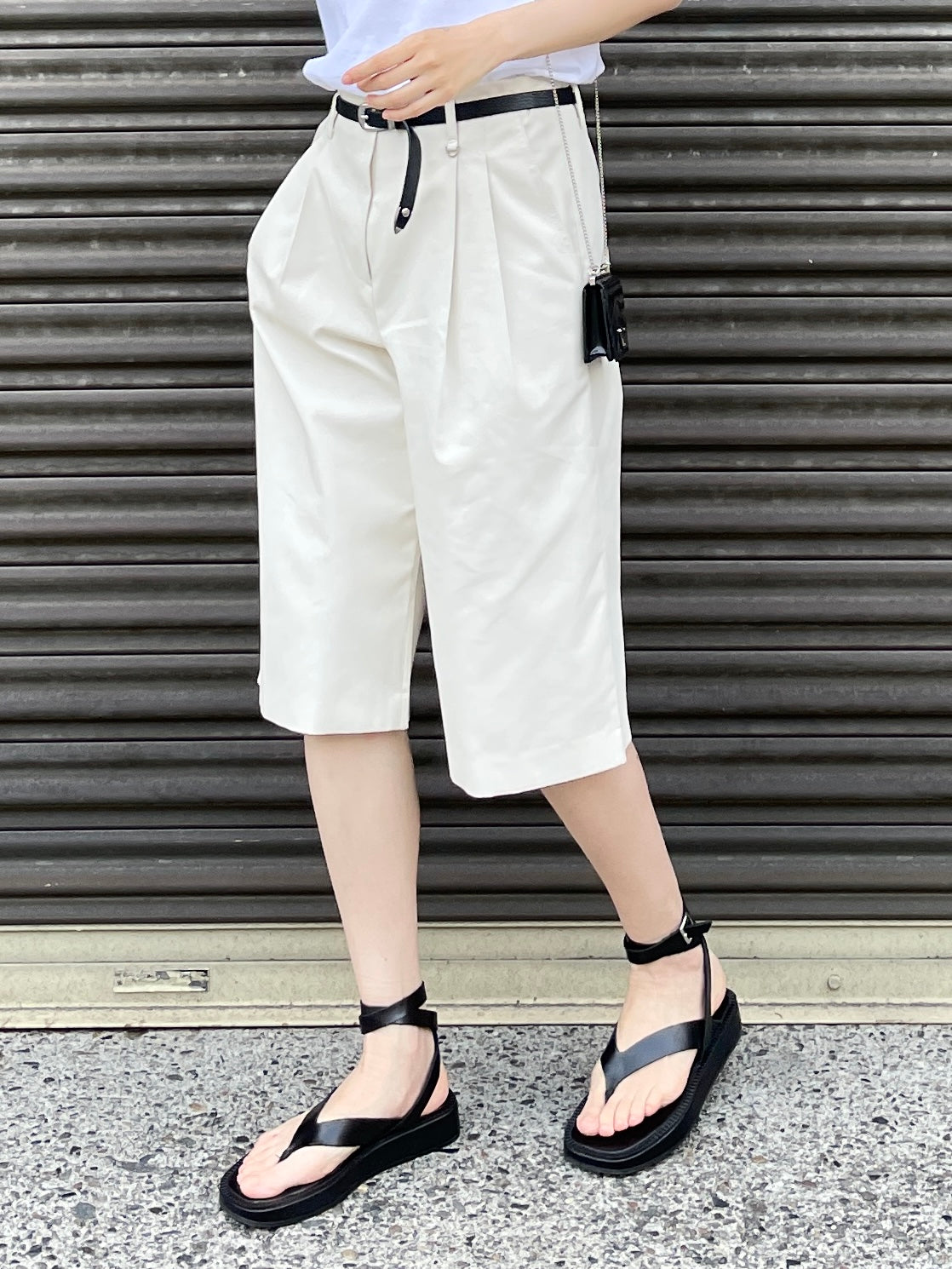 SOPHIA BERMUDA PANTS Greige