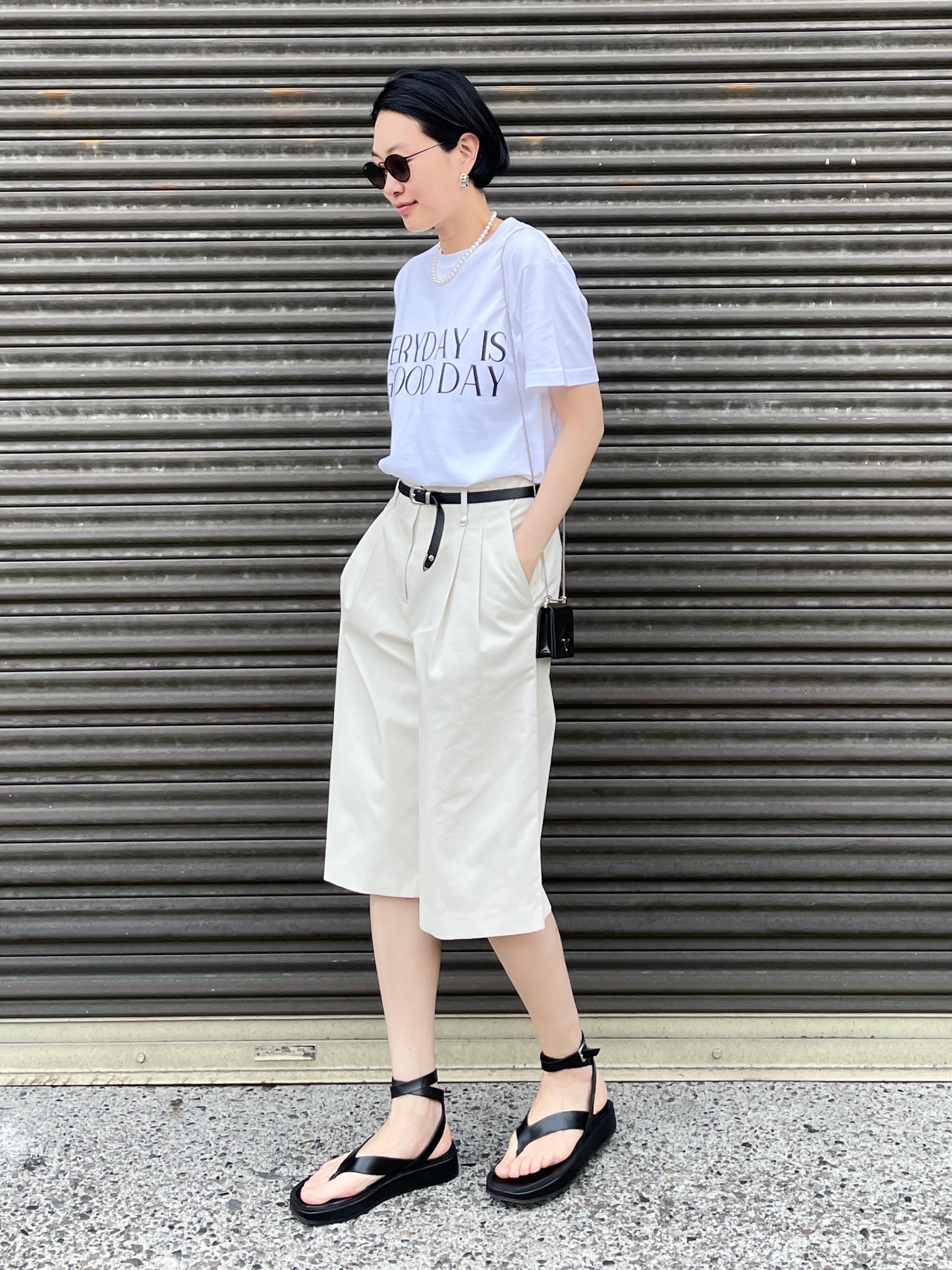 SOPHIA BERMUDA PANTS Greige