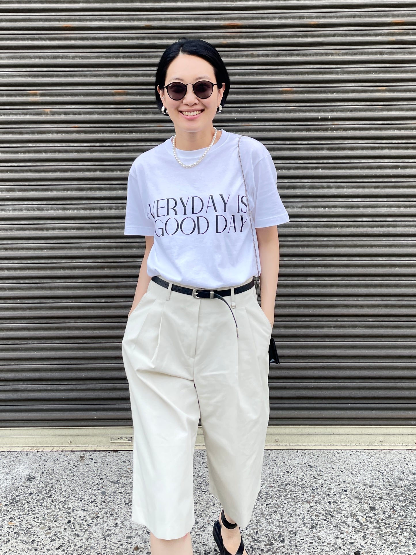 SOPHIA BERMUDA PANTS Greige