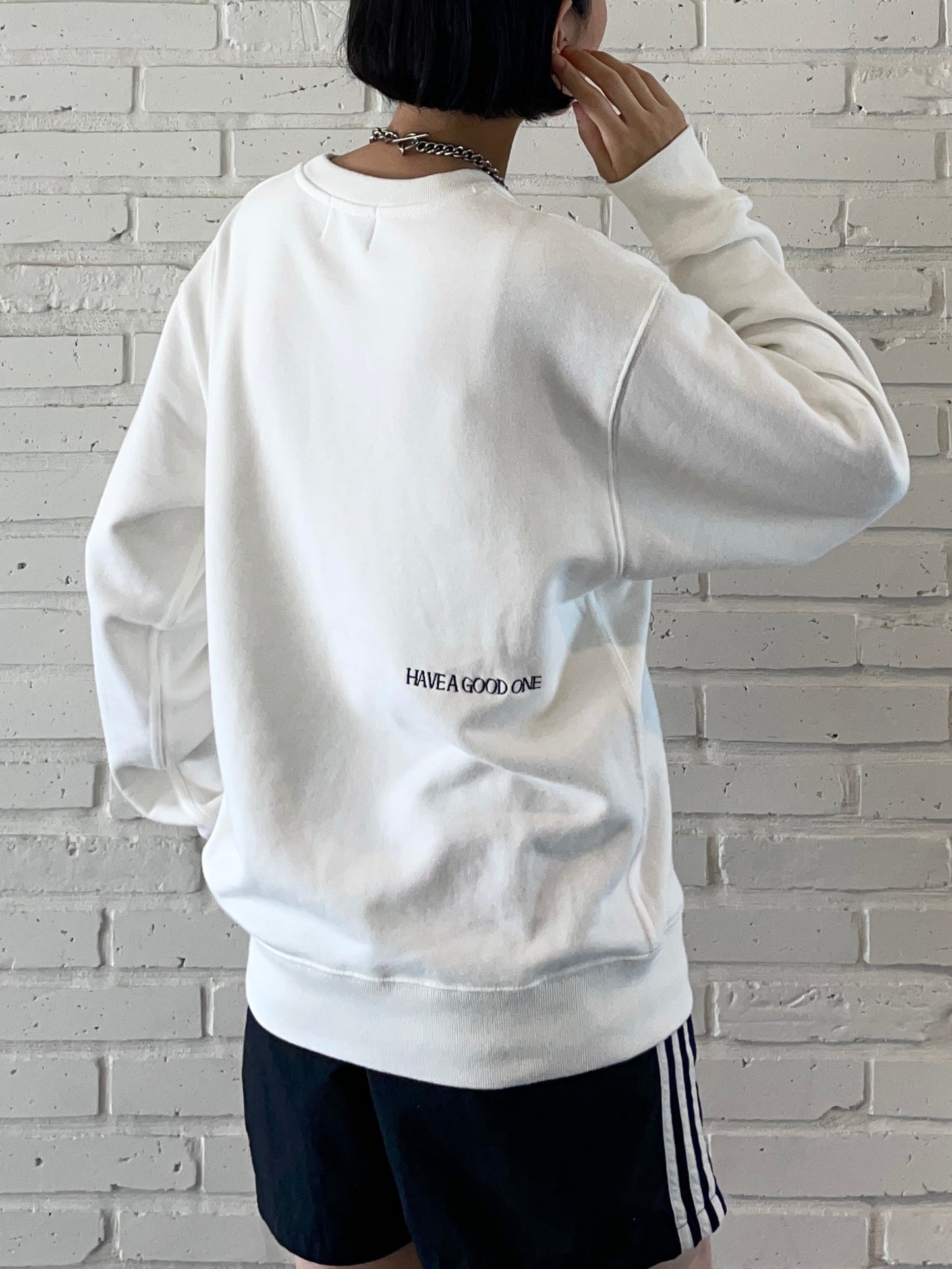 GOOD DAY Embroidery SWEAT White