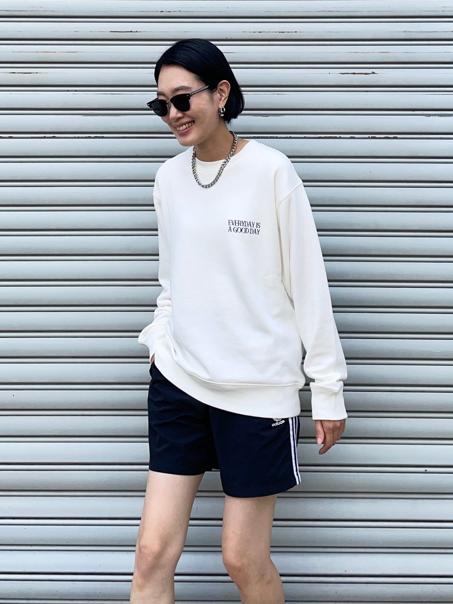 GOOD DAY Embroidery SWEAT White