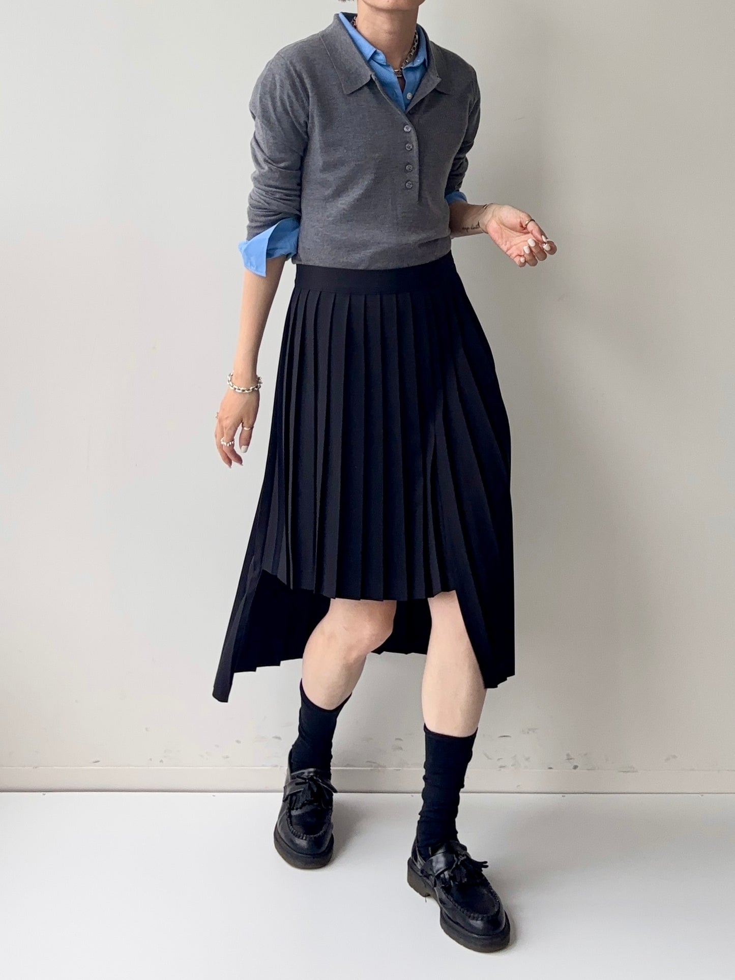 UNBALANCED PLEATED SKIRT
 black ★5/21~発送予定★ Scheduled to ship from 5/21.