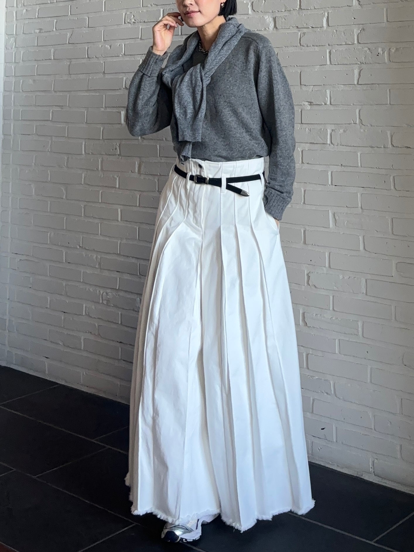 WHITE DENIM PLEATED PANTS【11月1日発送予定★Scheduled to ship on November 1st】