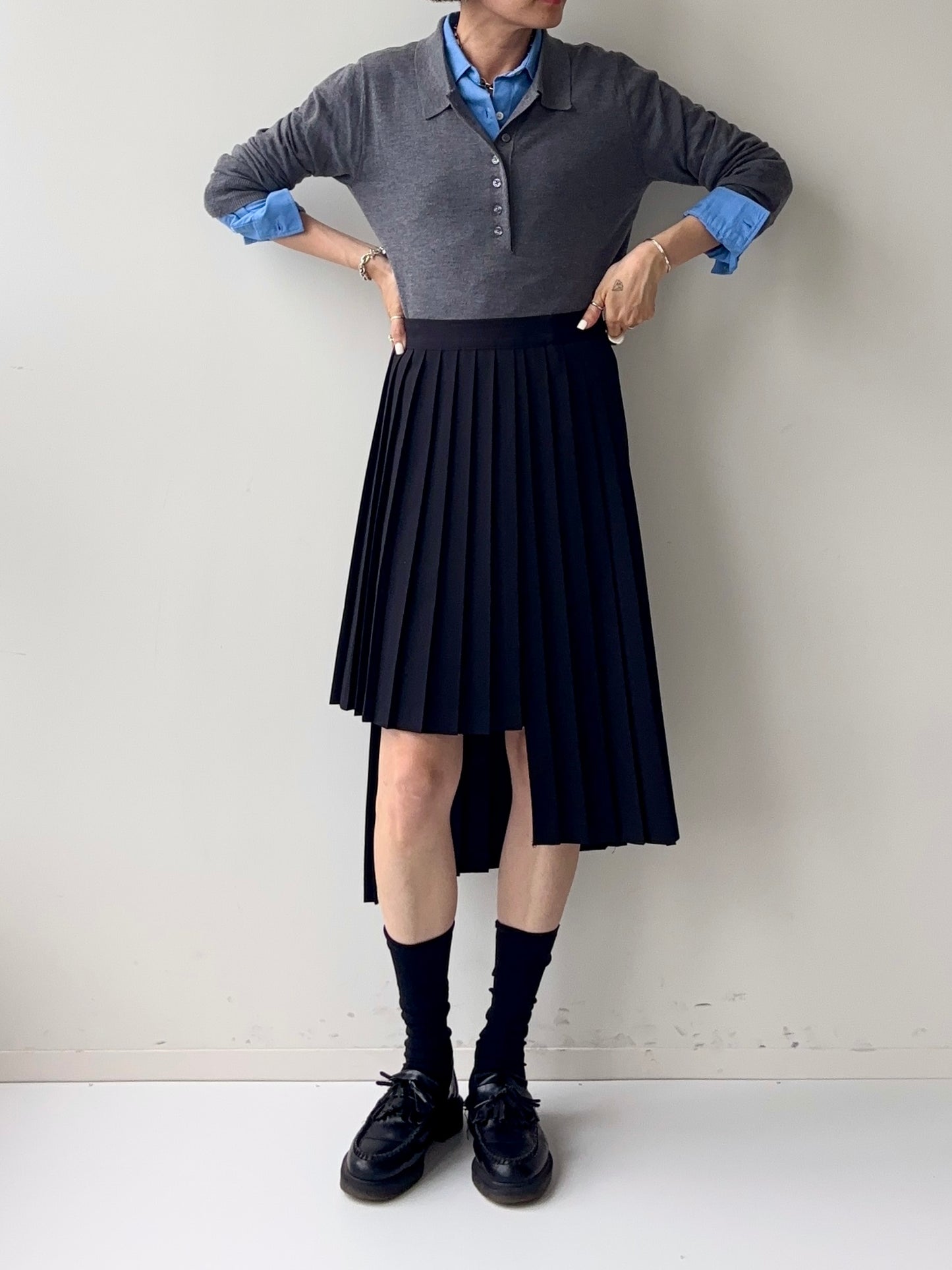 UNBALANCED PLEATED SKIRT
 black ★5/21~発送予定★ Scheduled to ship from 5/21.