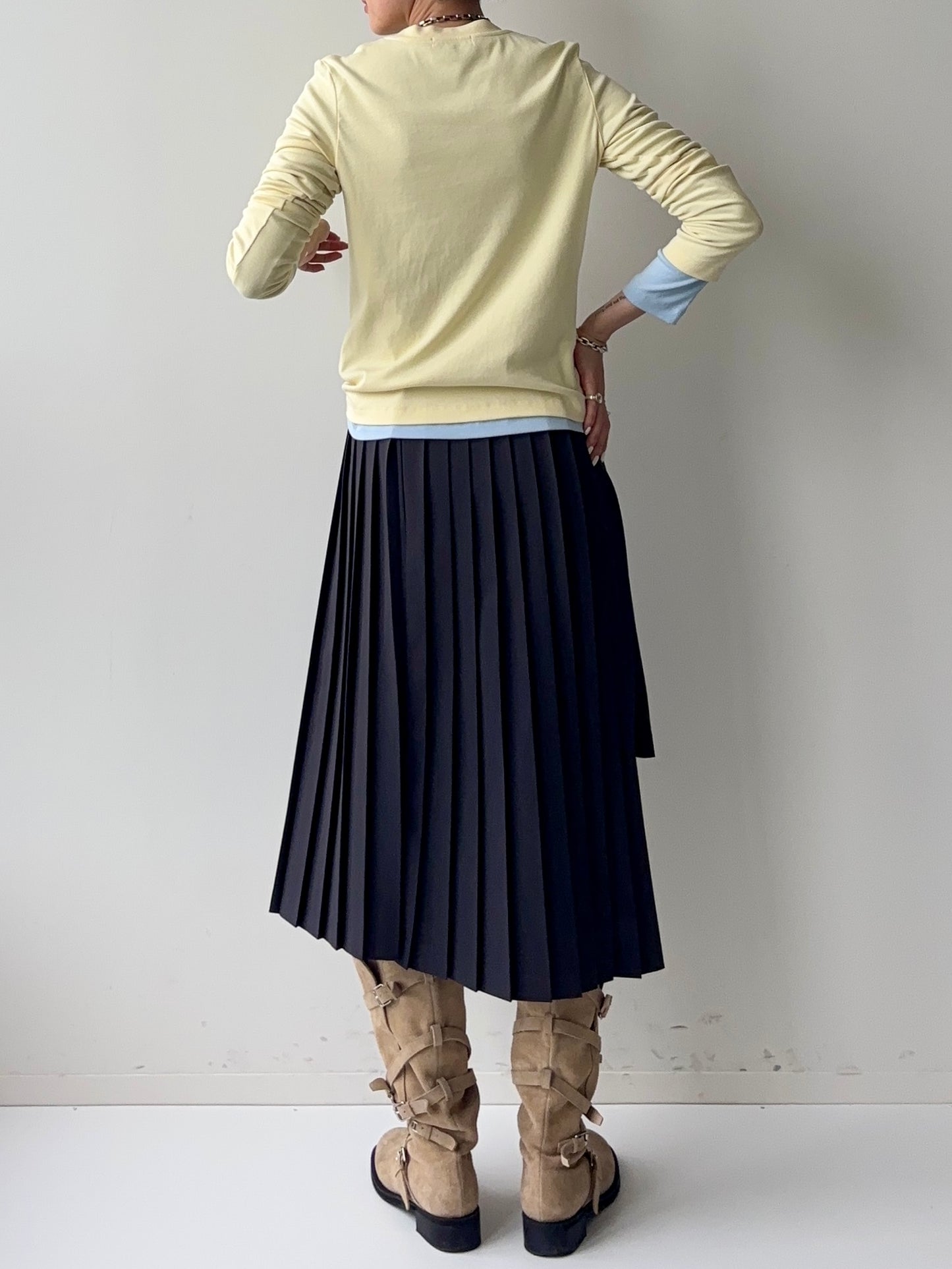 UNBALANCED PLEATED SKIRT
Grey★5/21~発送予定★ Scheduled to ship from 5/21