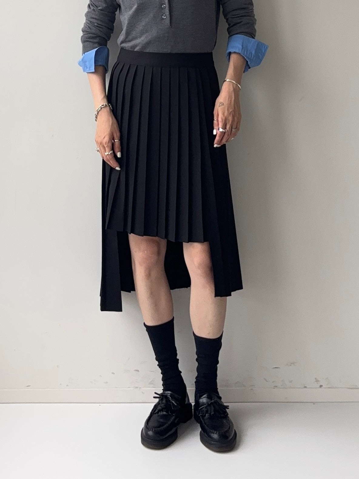 UNBALANCED PLEATED SKIRT
 black ★5/21~発送予定★ Scheduled to ship from 5/21.
