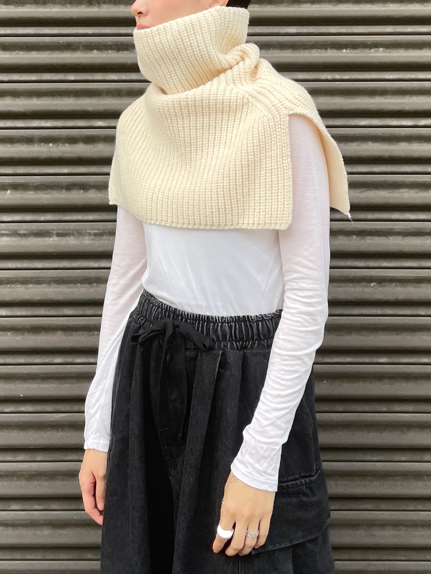 BRIT NECK WARMER White【UNISEX】