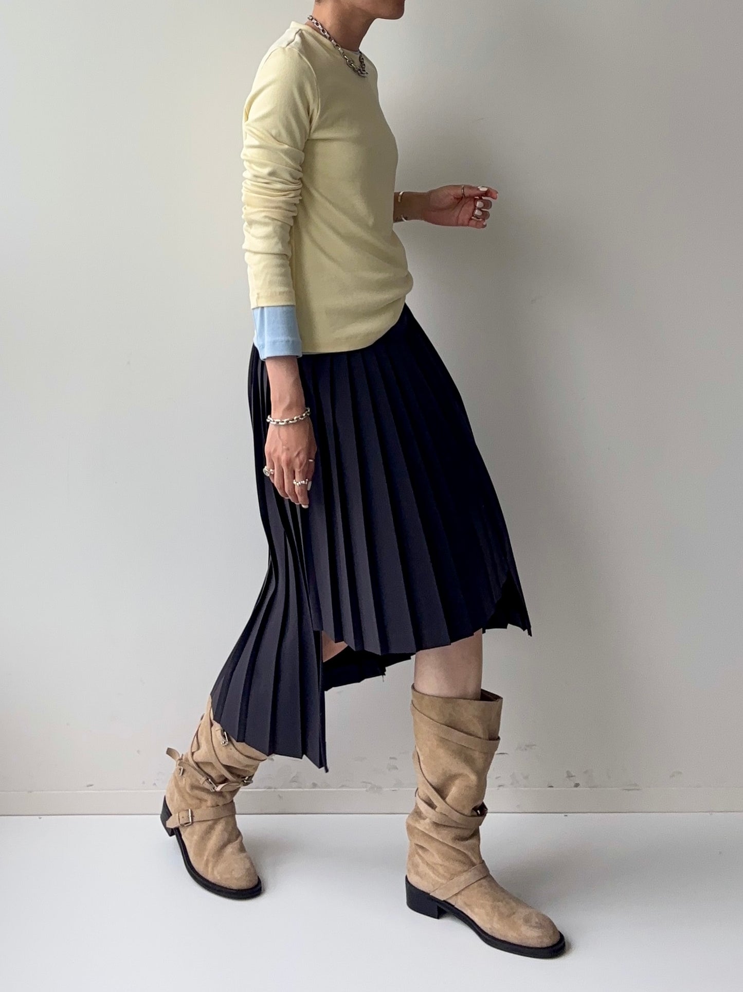 UNBALANCED PLEATED SKIRT
Grey★5/21~発送予定★ Scheduled to ship from 5/21