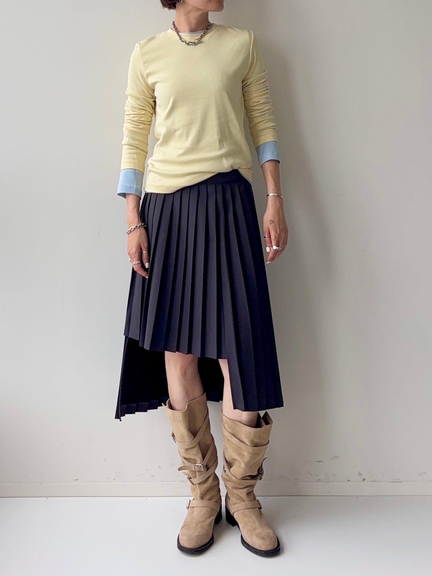 UNBALANCED PLEATED SKIRT
Grey★5/21~発送予定★ Scheduled to ship from 5/21