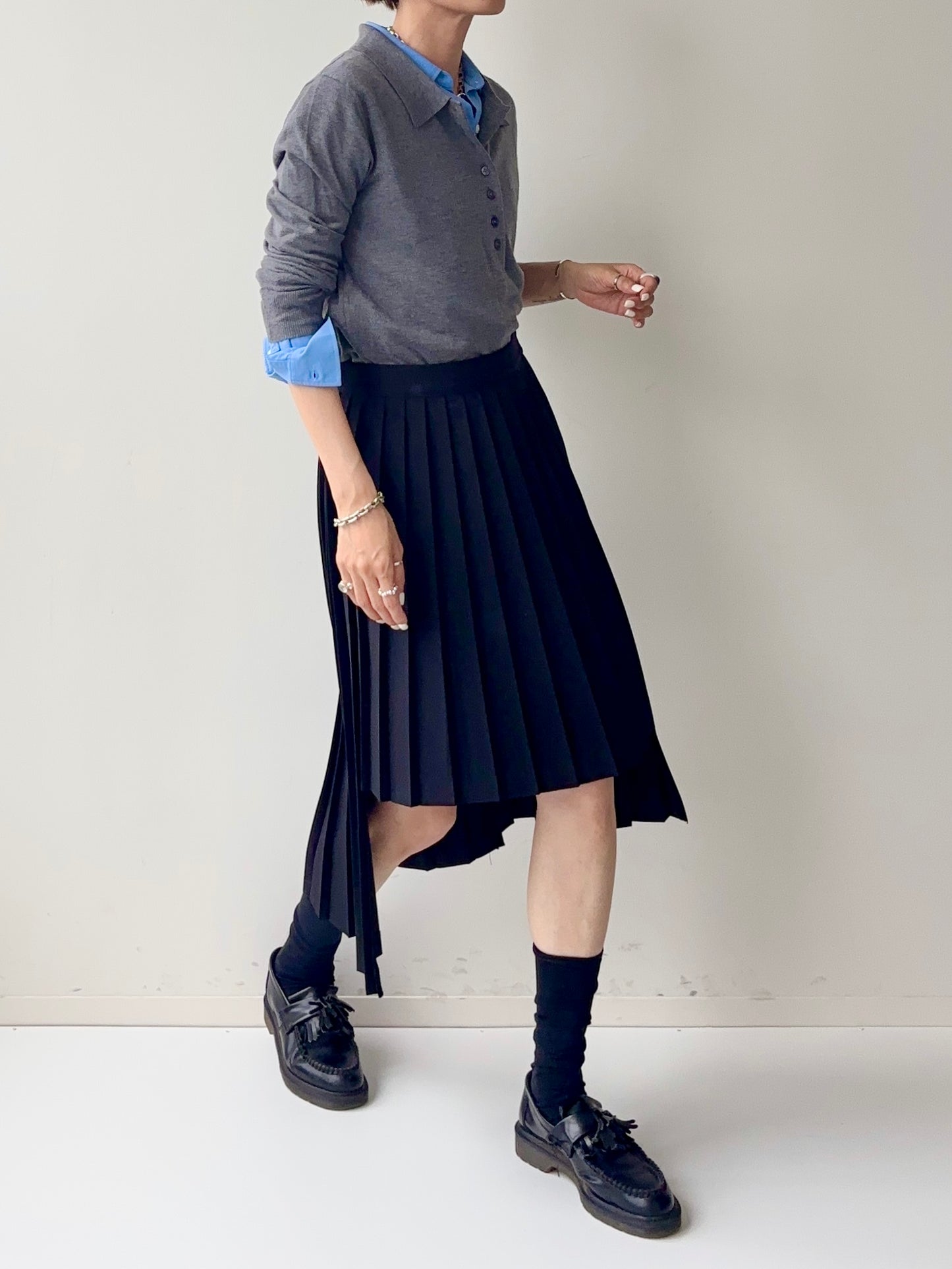 UNBALANCED PLEATED SKIRT
 black ★5/21~発送予定★ Scheduled to ship from 5/21.