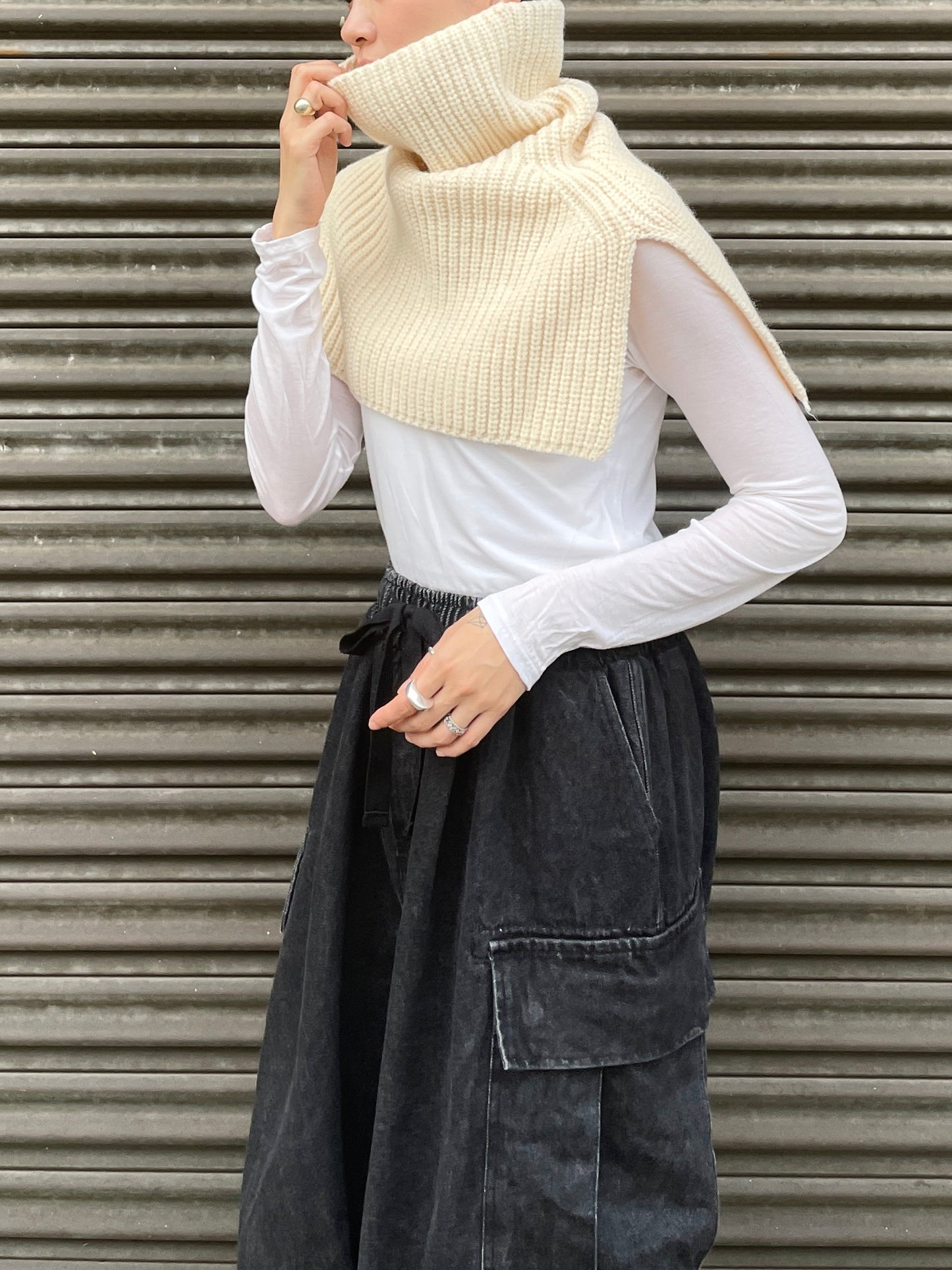 BRIT NECK WARMER White【UNISEX】