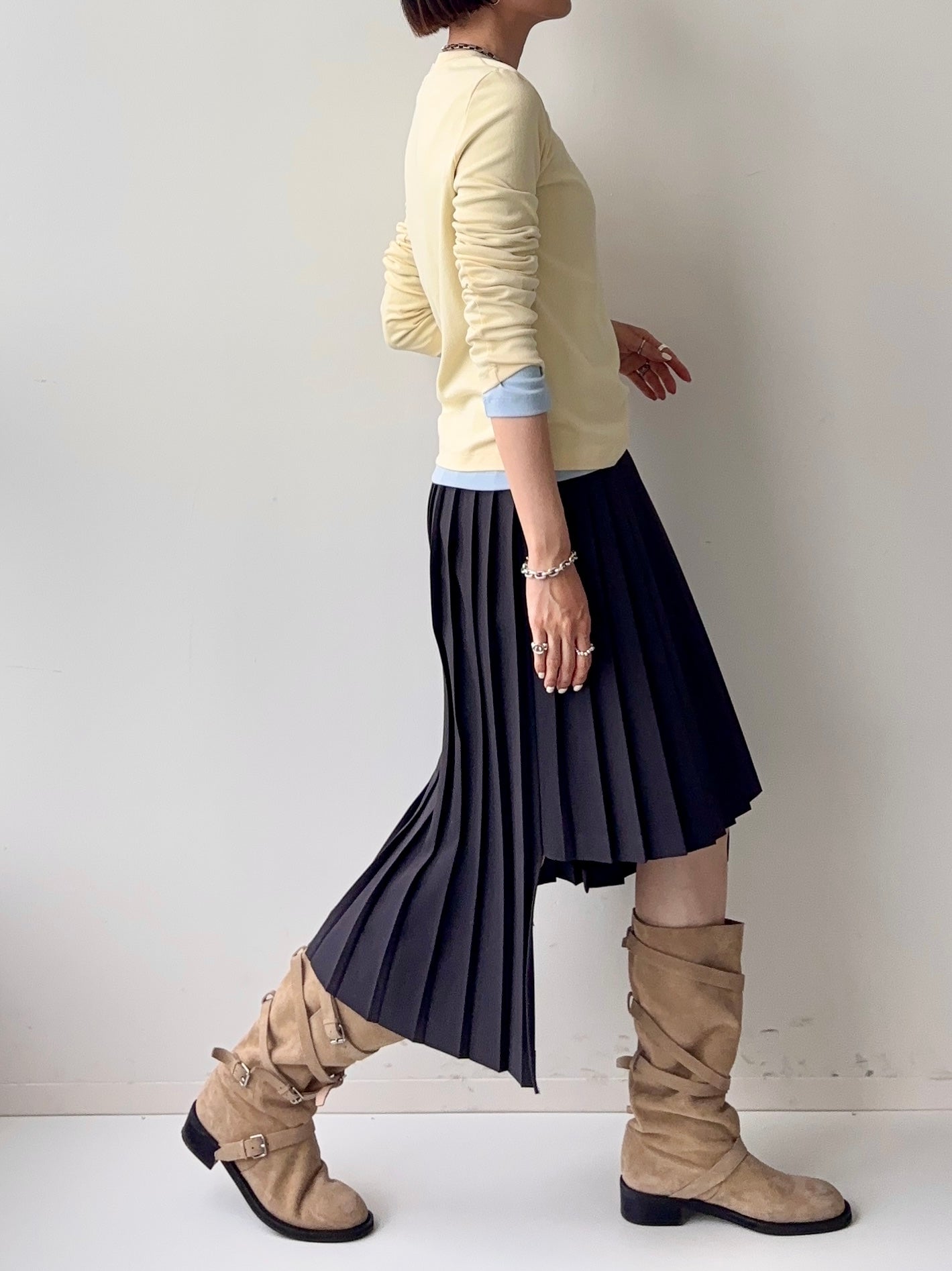 UNBALANCED PLEATED SKIRT
Grey★5/21~発送予定★ Scheduled to ship from 5/21