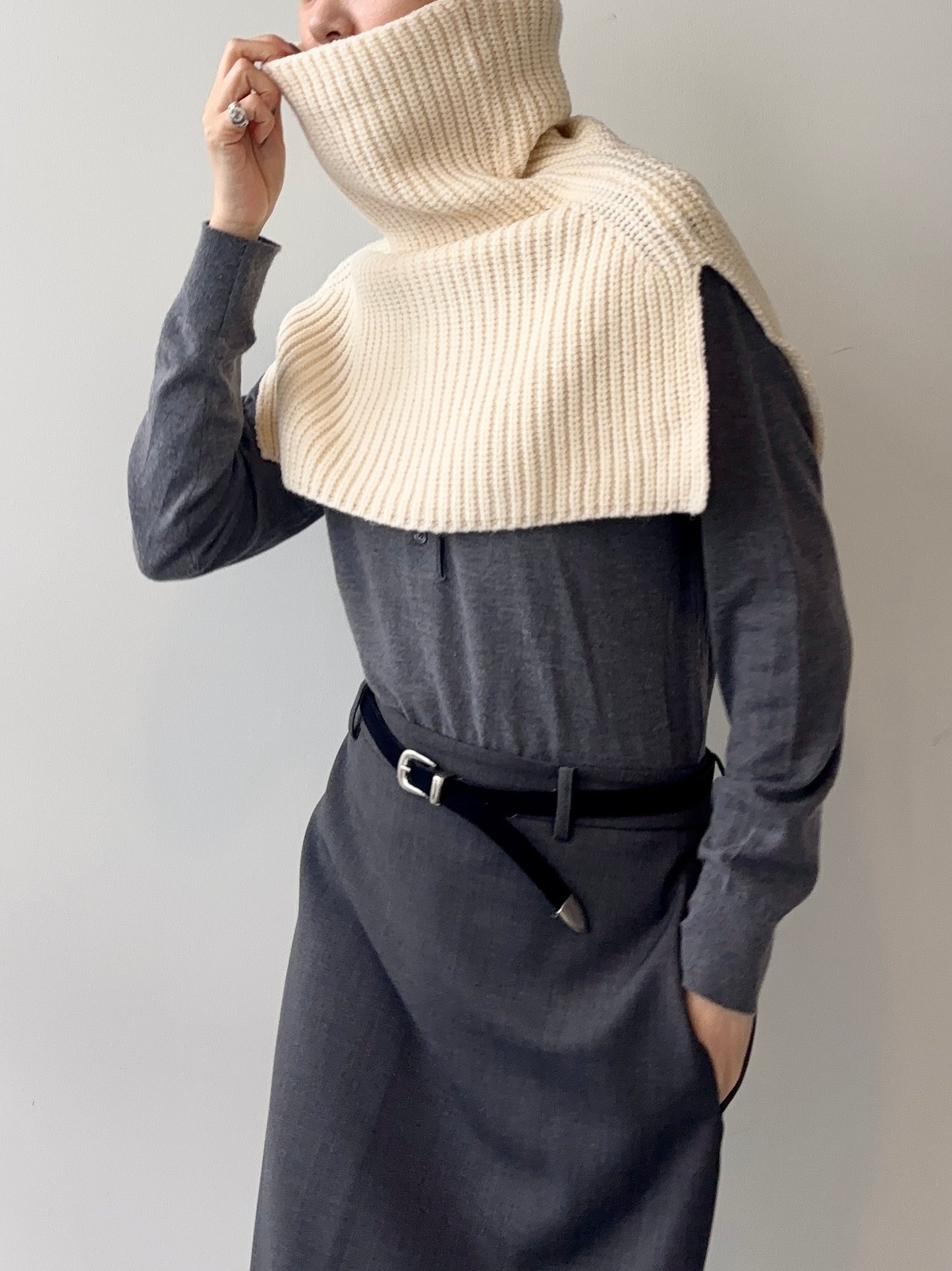 BRIT NECK WARMER Off-white【UNISEX 】11/25から発送★ scheduled to ship from November 25.