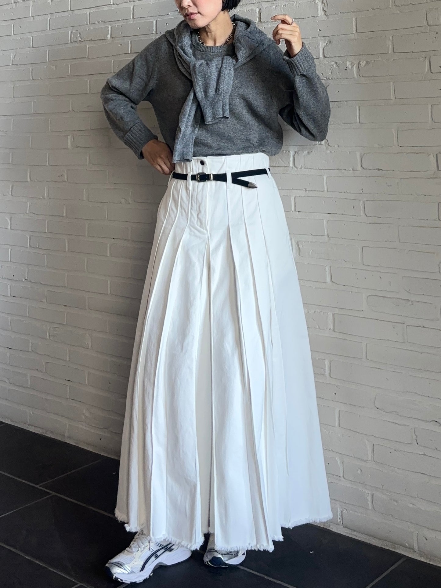 WHITE DENIM PLEATED PANTS【11月1日発送予定★Scheduled to ship on November 1st】