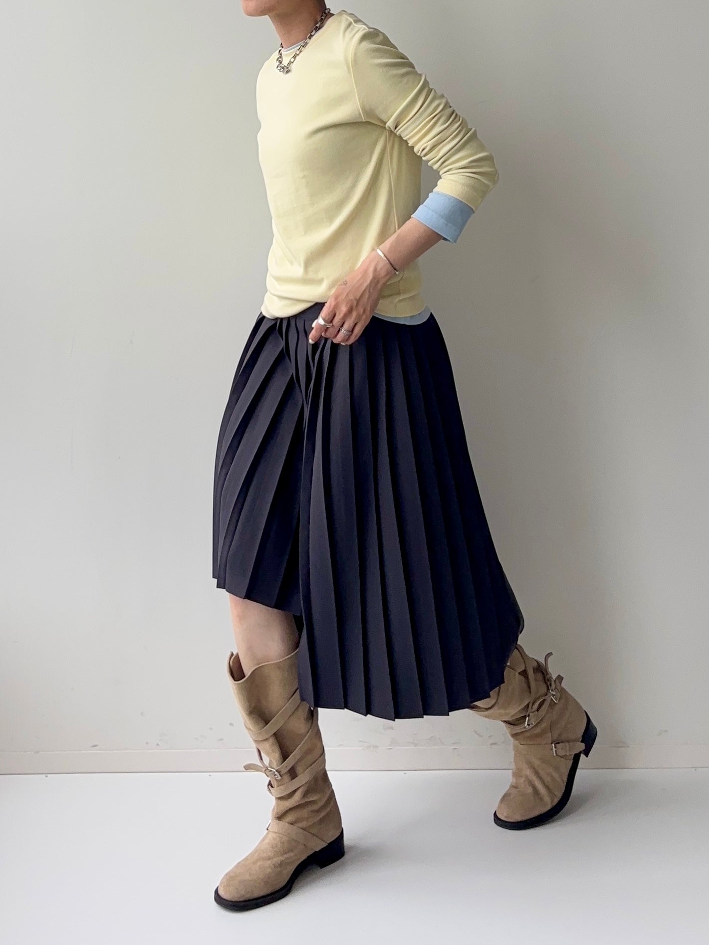 UNBALANCED PLEATED SKIRT
Grey★5/21~発送予定★ Scheduled to ship from 5/21