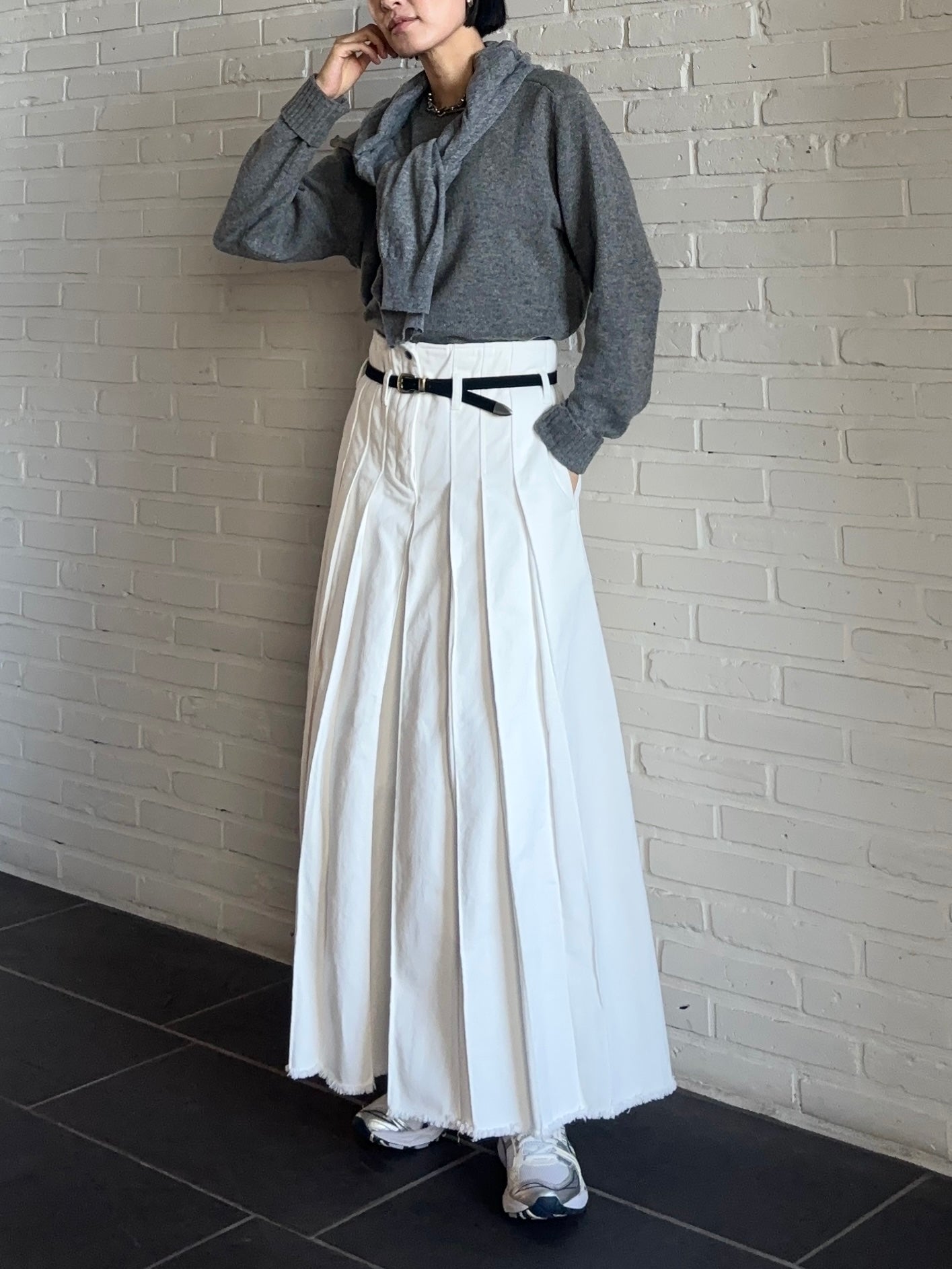 WHITE DENIM PLEATED PANTS【11月1日発送予定★Scheduled to ship on November 1st】