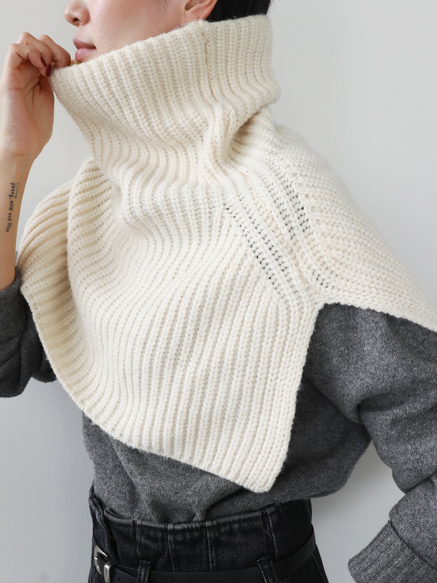 BRIT NECK WARMER White【UNISEX】