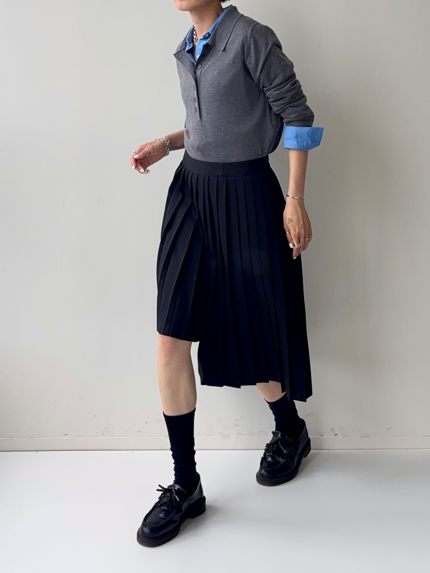 UNBALANCED PLEATED SKIRT
 black ★5/21~発送予定★ Scheduled to ship from 5/21.