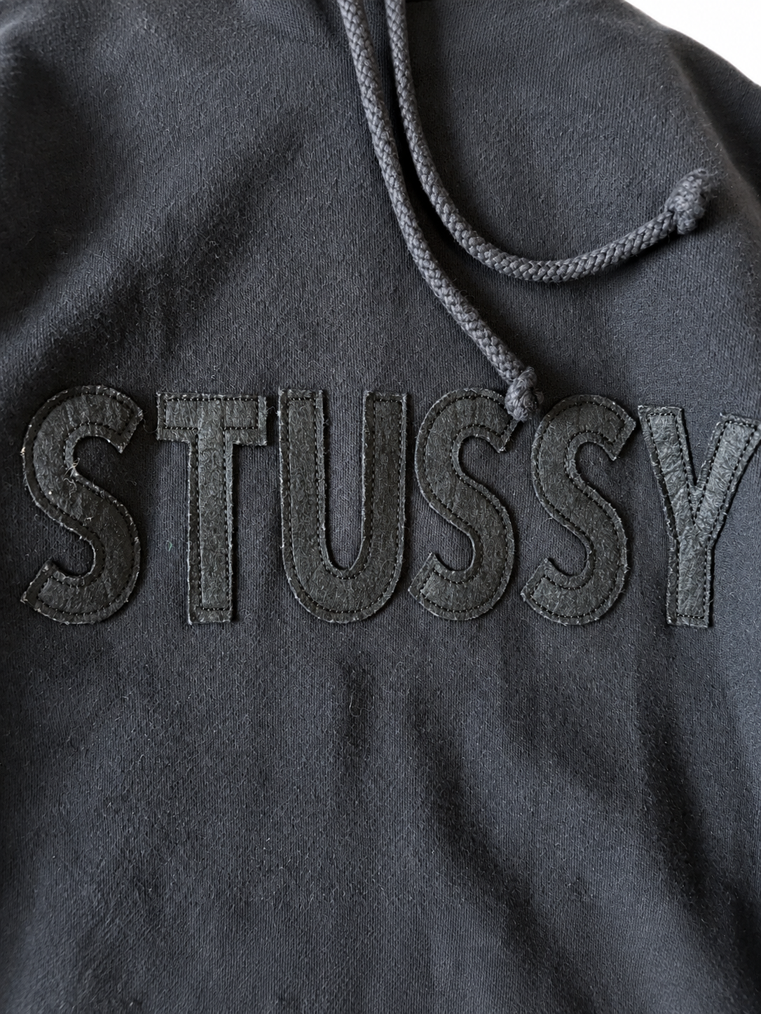STUSSY TONAL APPLIQUÉ HOODIE ★ USED